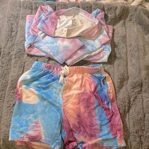 Duo tie dye hoodie and shorts